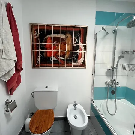 Double With Private Bathroom In Shared With Distant Sea View Apartment *